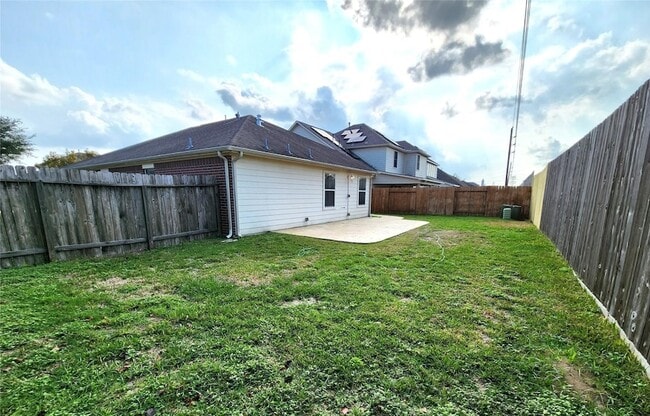 Building Photo - 21342 Colton Cove Dr