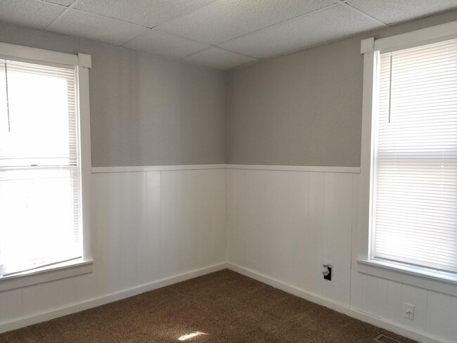 Building Photo - PRE-LEASING Available June 1, 2025. Proper...
