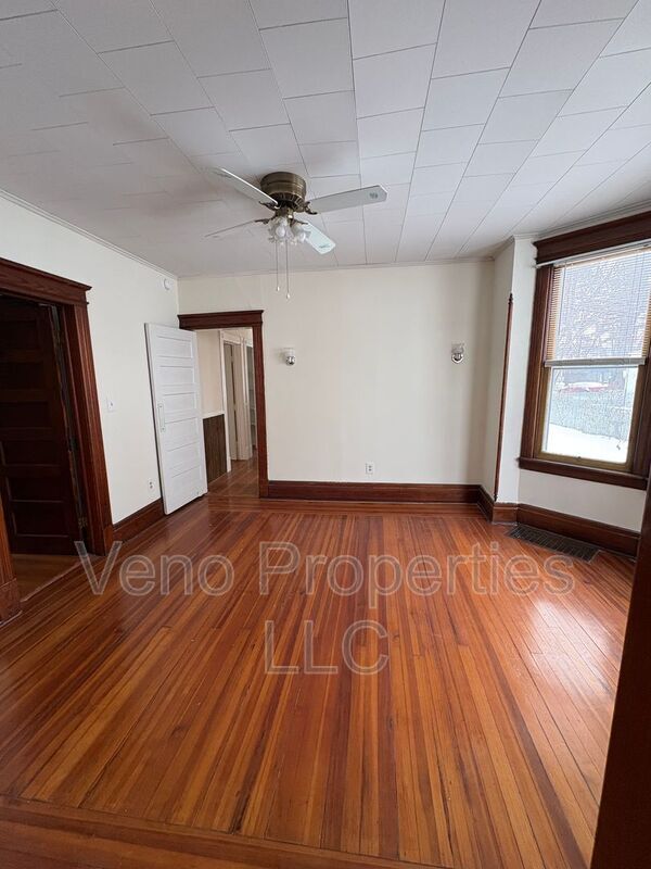 Building Photo - 109 Third Street