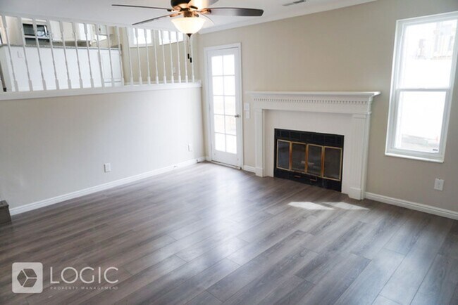 Building Photo - 1208 E Cedar View Dr