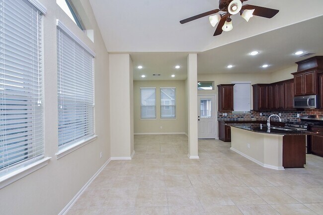 Building Photo - 23322 Del Rosso St