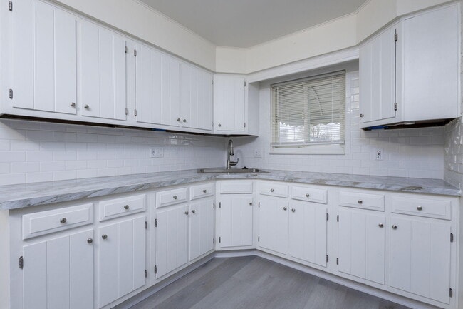 Building Photo - 8261 Gerald Ave