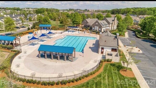 Building Photo - Immaculate 5bd 3bd Berewick home with many newly upgrades!