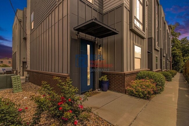 Building Photo - 2349 Decatur St