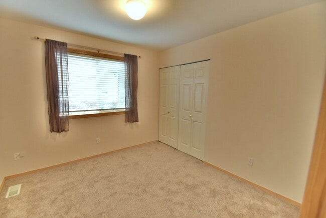 Building Photo - 4Bd/2.5Ba Everett House