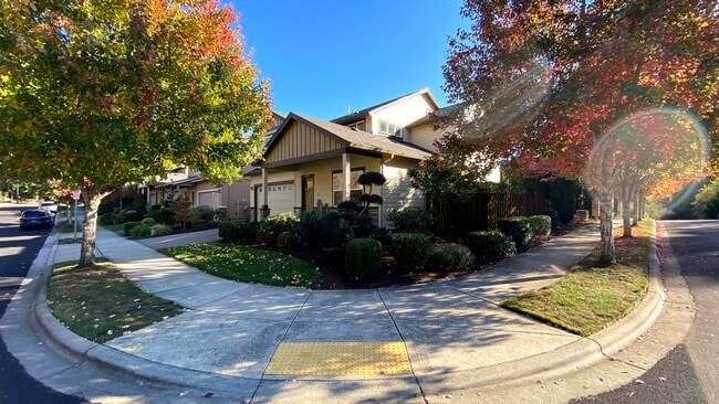 Building Photo - 10690 NW Jordan Ln