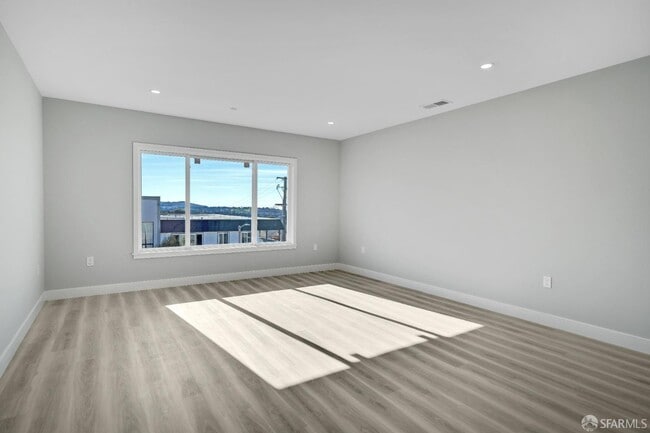 Building Photo - 1640 Taraval St