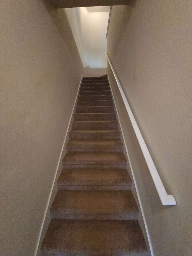 Building Photo - "Charming 1-Bedroom Condo Retreat in Tampa's Serene Villa View Circle"