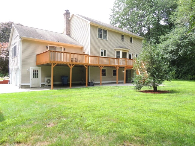 Building Photo - 12 Cardinal Ln