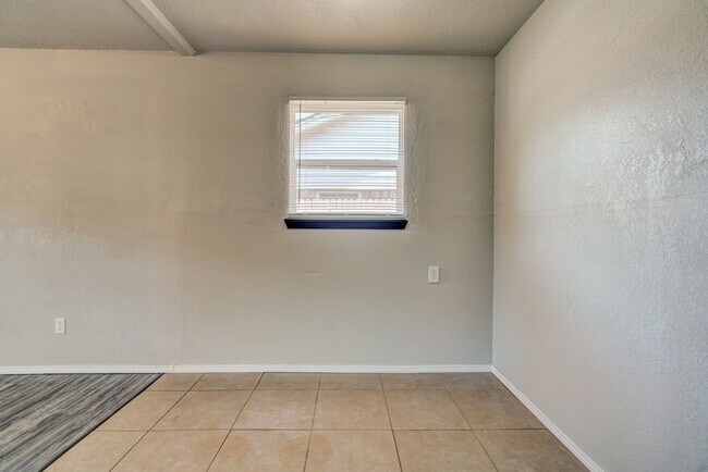 Building Photo - 3 Bed 1.5 Bath Norman