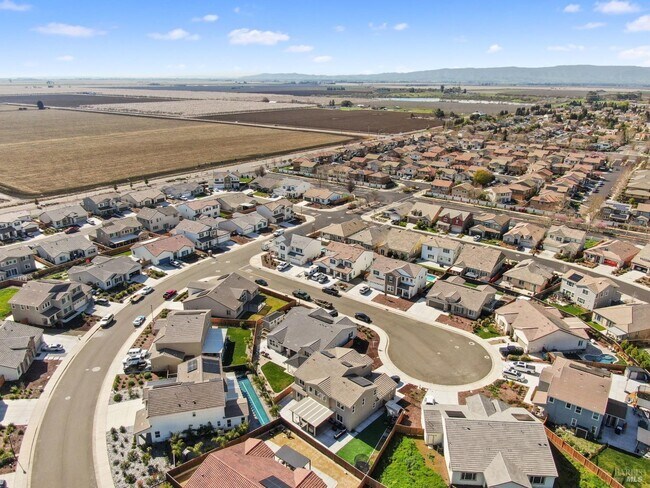 Building Photo - 1245 Pacific Pl