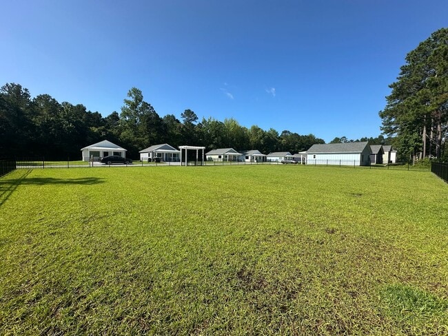 Building Photo - 115 Long Pond Loop