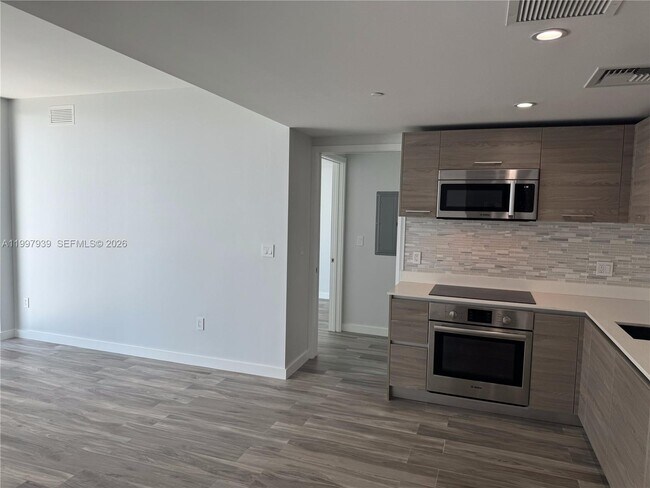 Building Photo - 1300 S Miami Ave