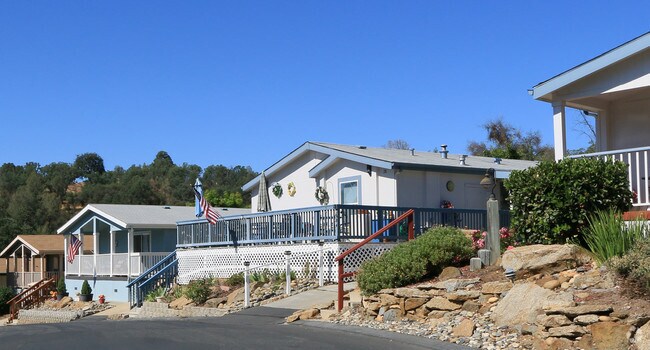 Building Photo - Oak Creek