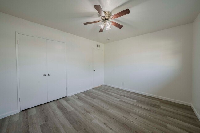 Building Photo - RIDGEWAY