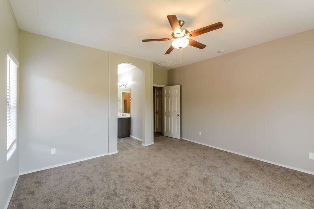 Building Photo - 13797 W Redfield Rd
