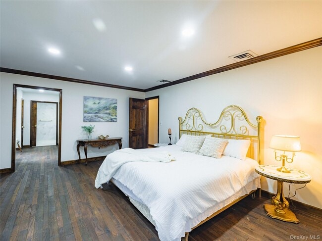 Building Photo - 11 Geralind Dr