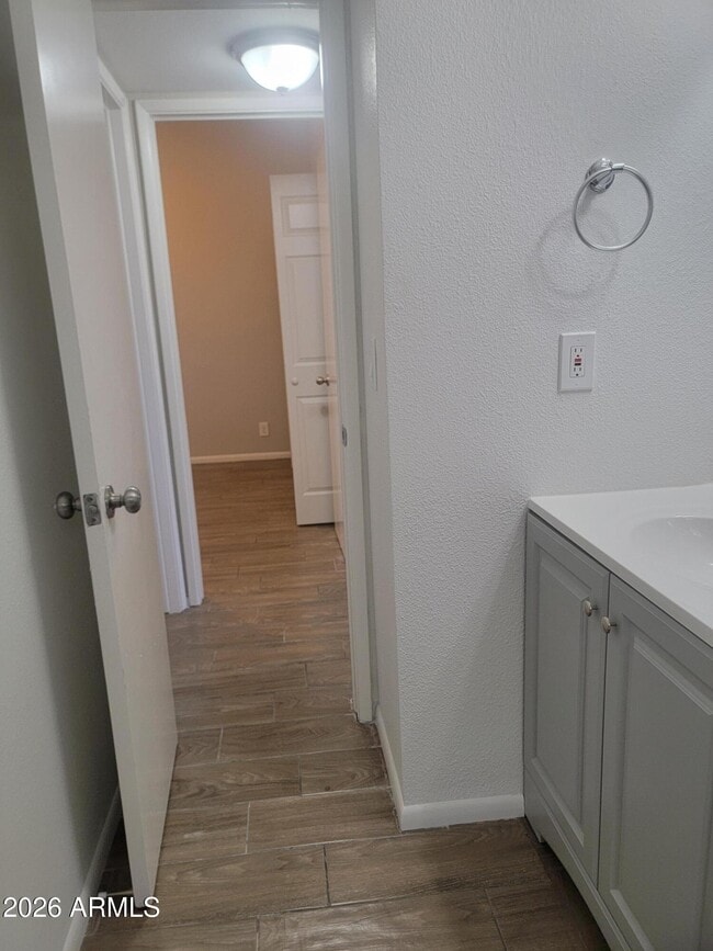 Building Photo - 204 N Standage