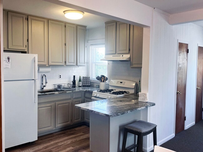 Building Photo - 229 Willets Ave