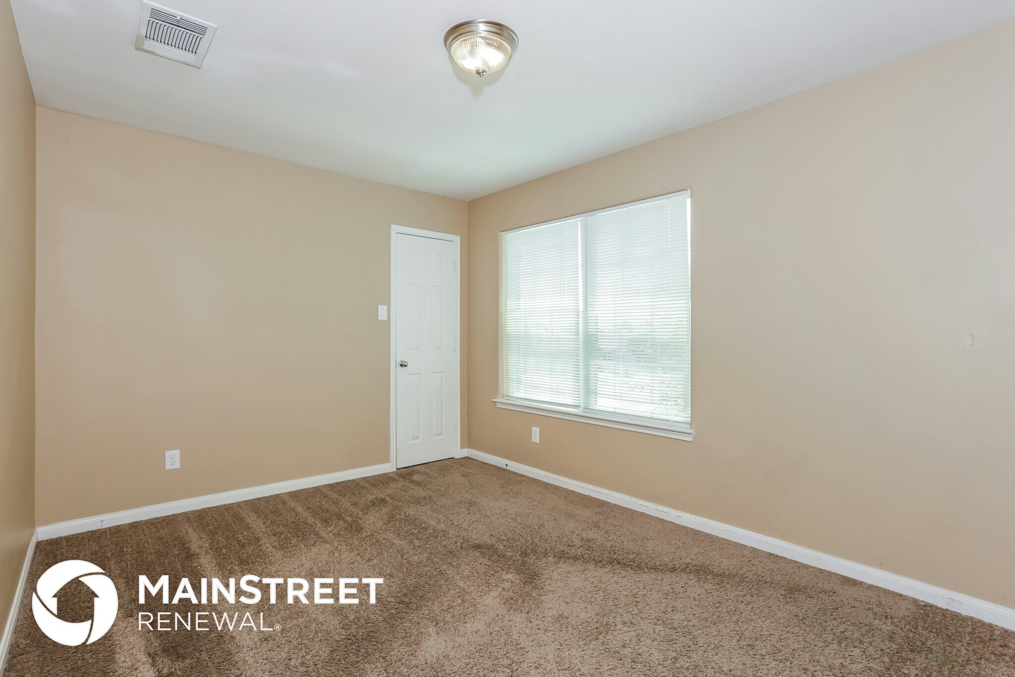 Building Photo - 628 Lazy Crest Dr