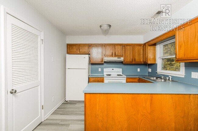 Building Photo - 143 W Victoria Ct