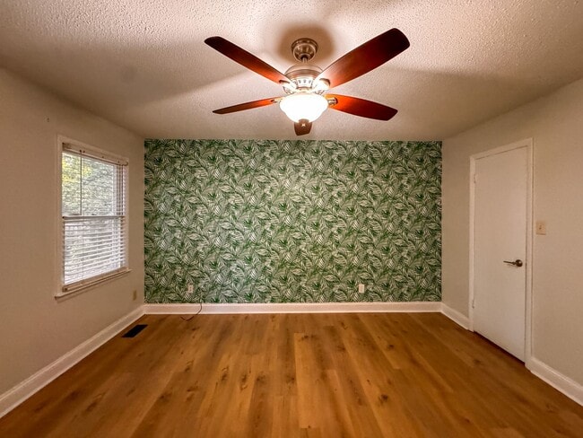 Building Photo - Stylish 3 Bed 2 Bath Home in Jack Britt