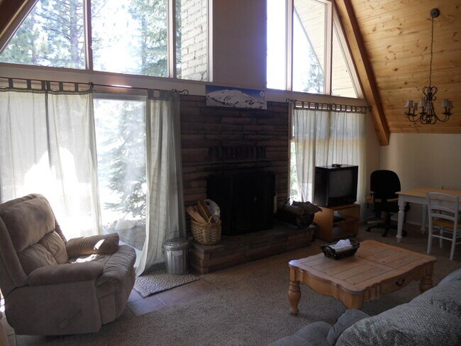 Building Photo - 42784 Sonoma Dr