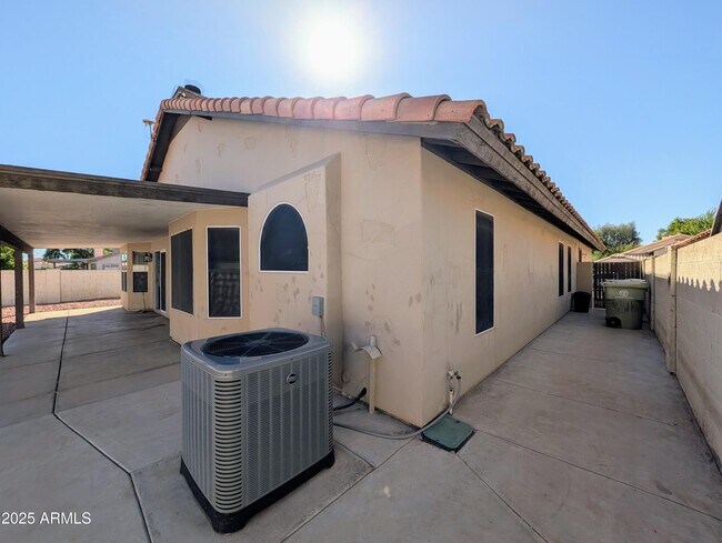 Building Photo - 5232 W Tonto Rd