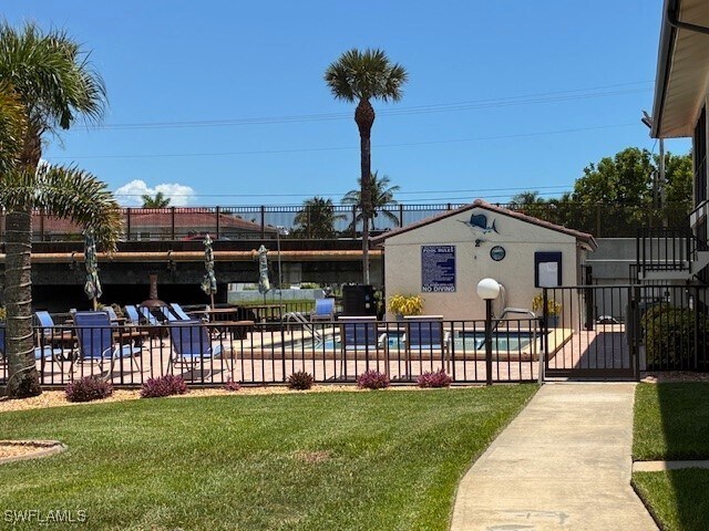 Building Photo - 4715 Santa Barbara Blvd