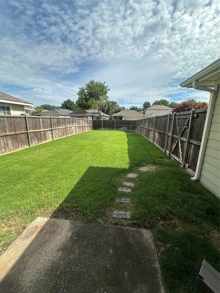 Building Photo - 6920 Bountiful Grove Dr