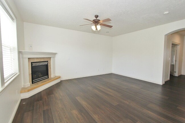 Building Photo - 2047 S Ice Bear Way