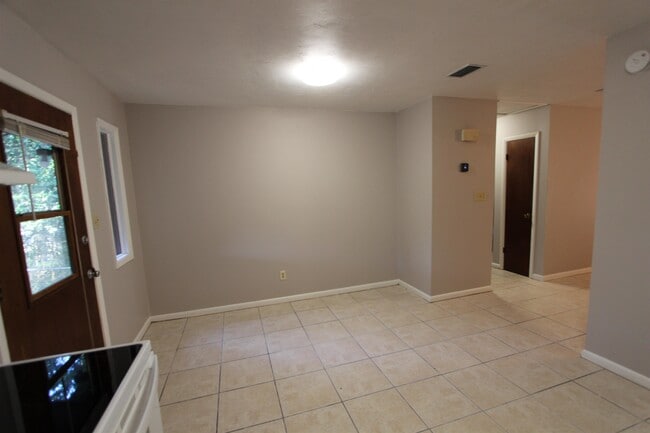 Building Photo - 1530 Pullen Rd