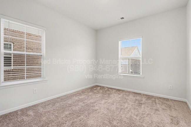 Building Photo - 7718 Nelson Rd