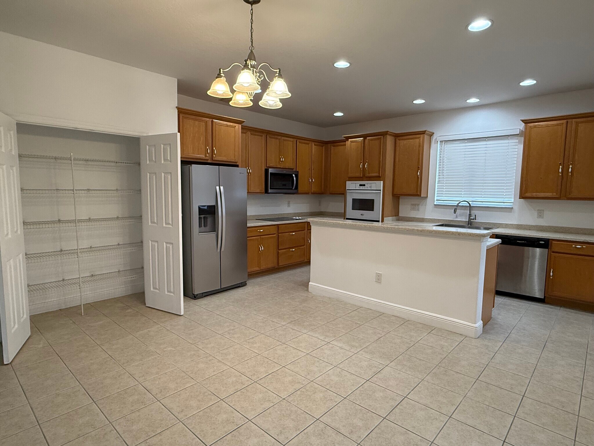 Building Photo - 502 First Cape Coral Dr