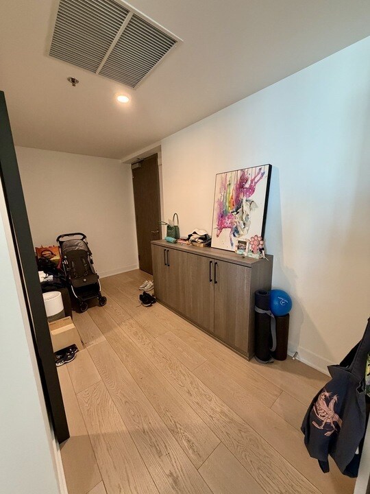 Building Photo - 201 Folsom St