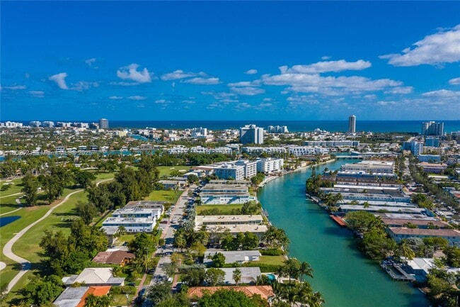 Building Photo - 350 S Shore Dr