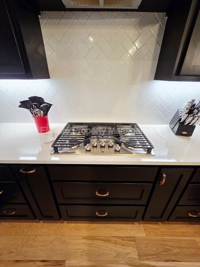 Building Photo - 1101 Sawmill Rd