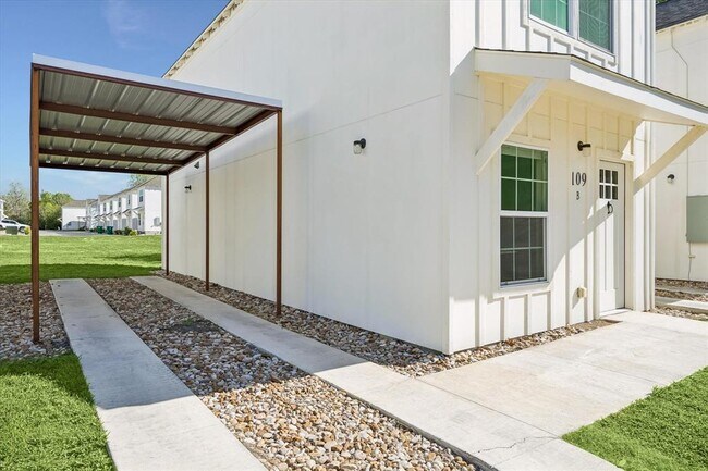 Building Photo - 230 Debus Dr