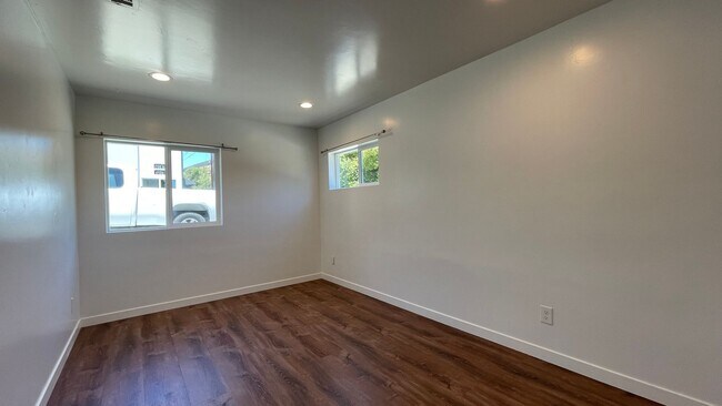 Building Photo - Large 6- Bedroom, 3-Bathroom home in San Luis Obispo