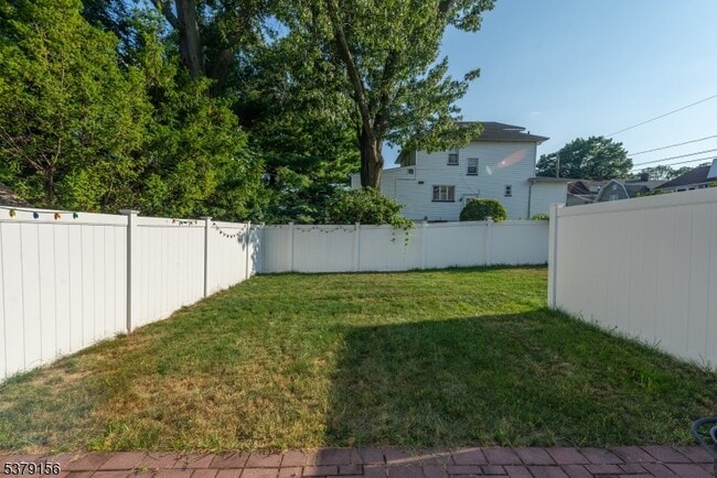 Building Photo - 95 Conover Ave