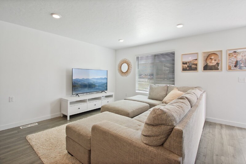Building Photo - 2817 N Airmen Ave