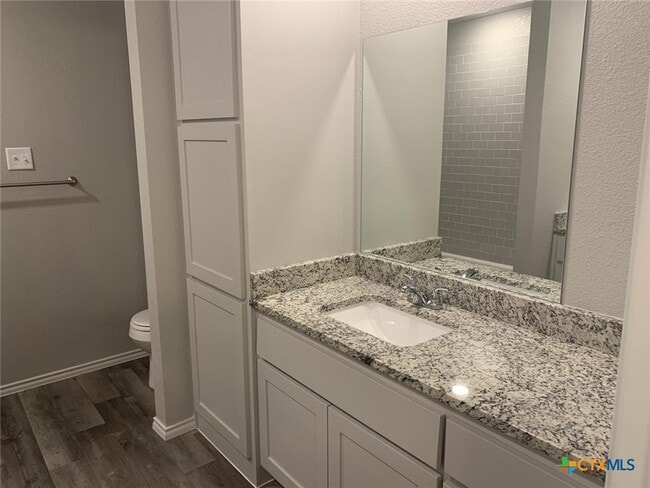 Building Photo - 716 B Kimble Dr