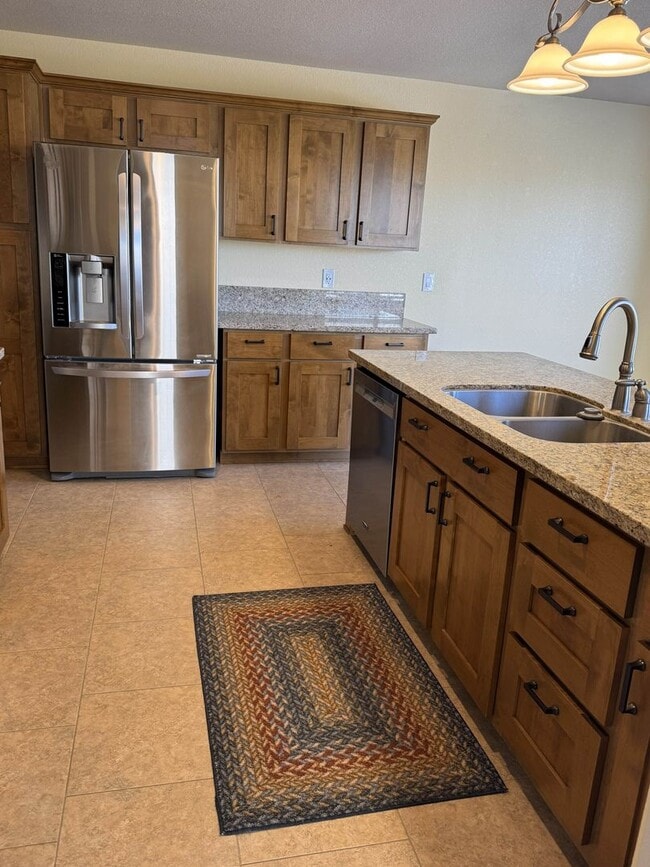 Building Photo - Beautiful Golf Course Home for Rent – Dayton, NV