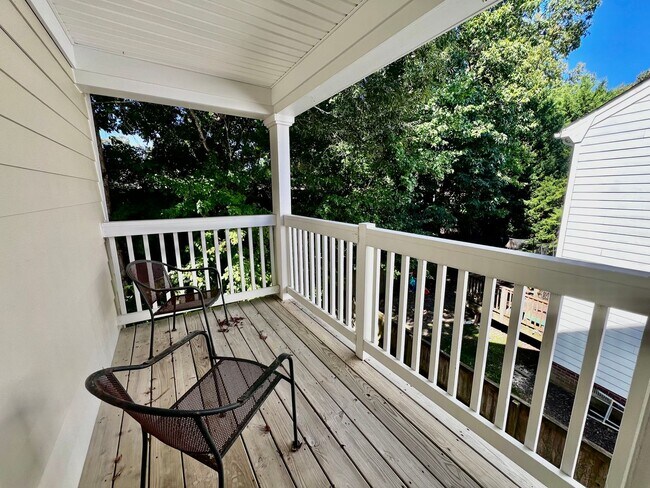 Building Photo - Charming 4 Bedroom home Near Virginia Beac...