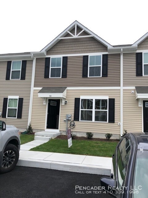 Primary Photo - Beautiful 3BR 2BA Townhome built in 2019