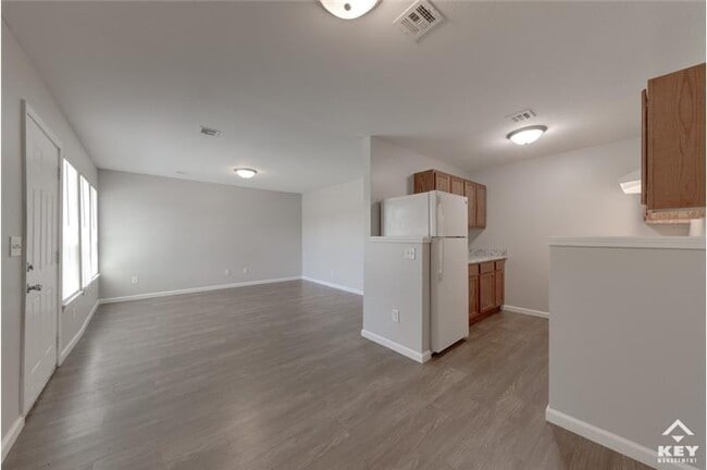 Building Photo - 3004 W Newell St