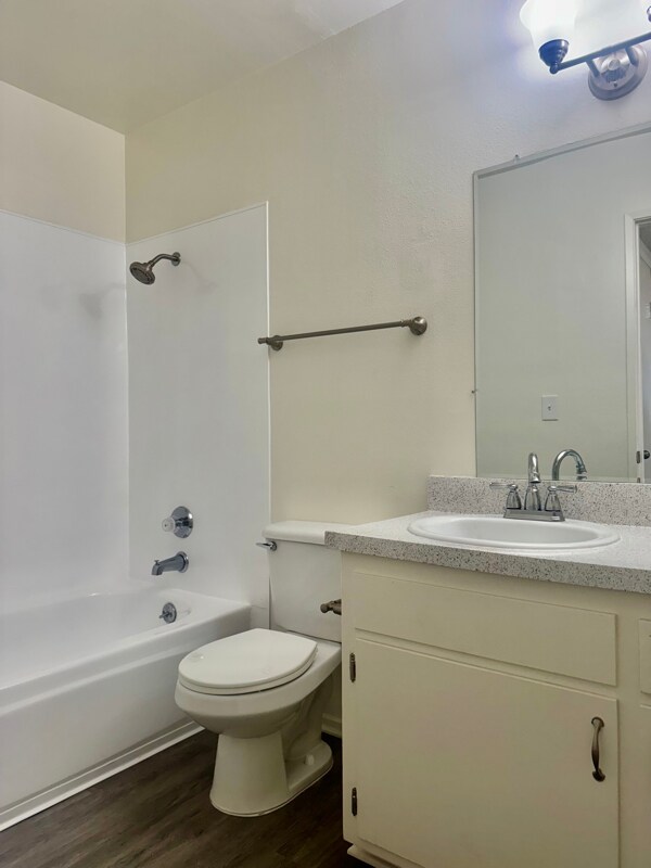 Building Photo - 16862 Lynn Lane