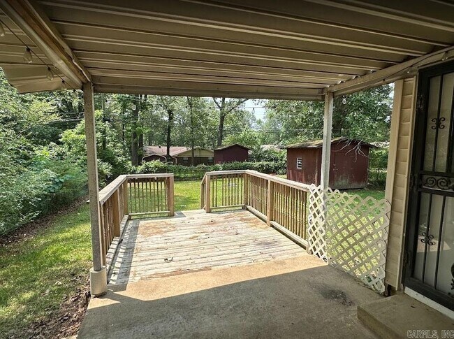 Building Photo - 7409 Skylark Dr