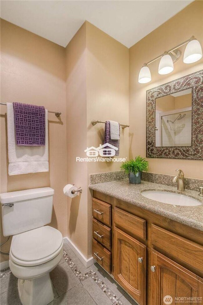 Building Photo - Spacious 3-Bedroom Townhome in Desirable Candlewood Condos