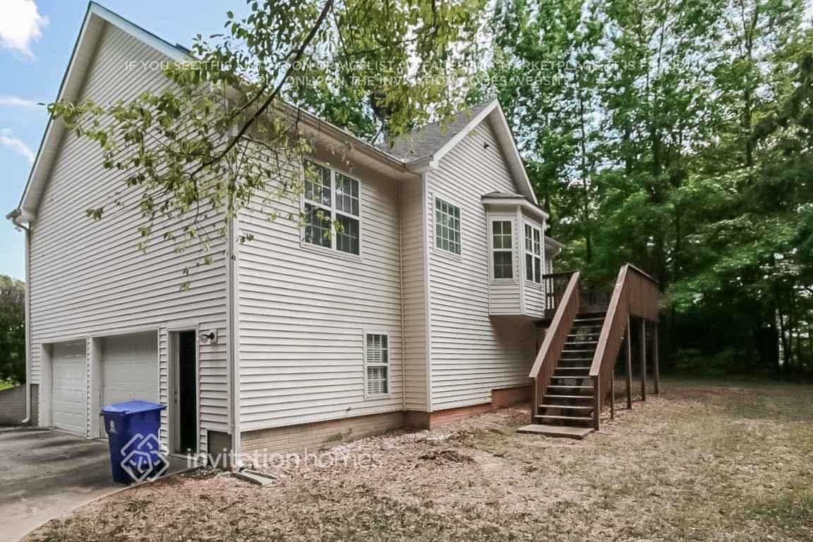 Building Photo - 190 Oakview Trce